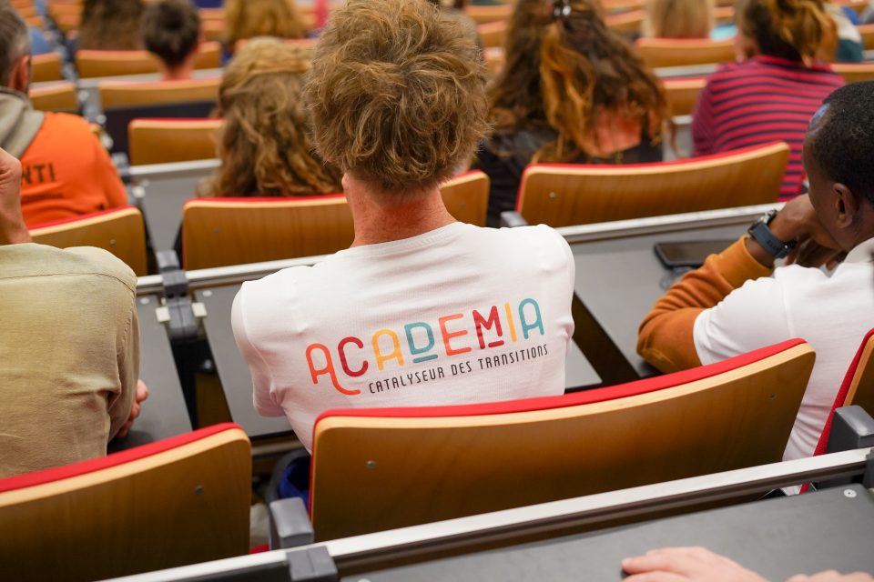 Éco-conseillers en session de travail collectif