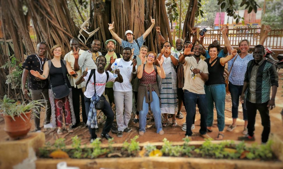 Groupe de praticiens sur le terrain au Burkina Faso